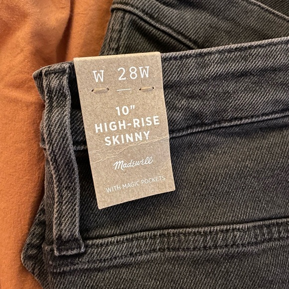 Plus High-Rise Skinny Jeans in Starkey Wash - Picture 5 of 5